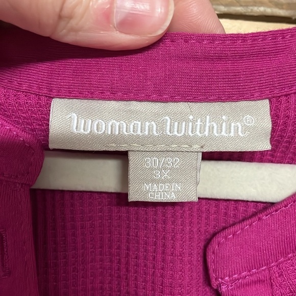 Woman Within size 3X (30/32) hot pink floral stitching Henley waffle knit top - Picture 3 of 5